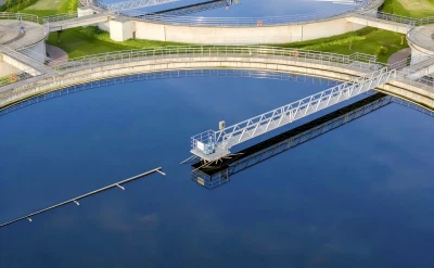 Warum wird der Schlammspiegel im Nachklärbecken immer höher?